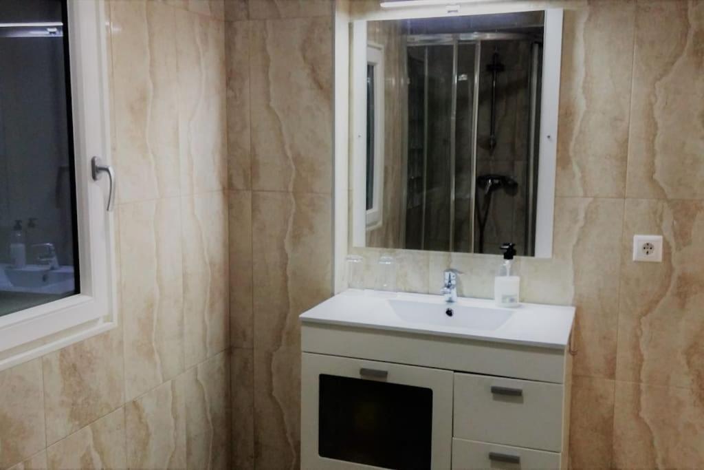 Modern Flat At Garbinet With Wifi Apartament