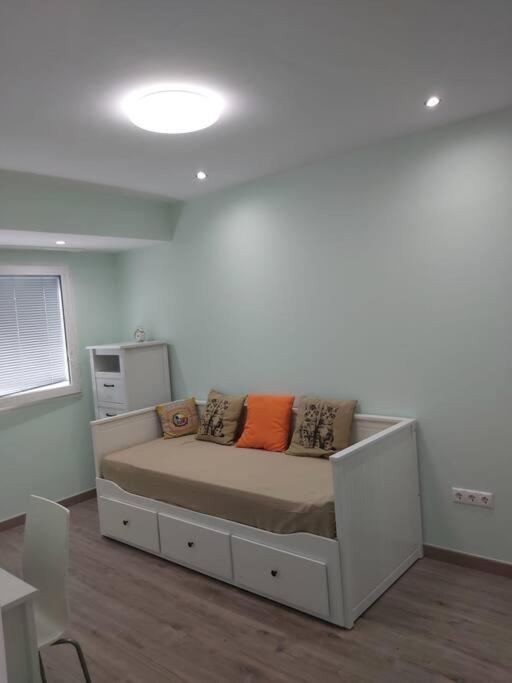 Apartament Modern Flat At Garbinet With Wifi